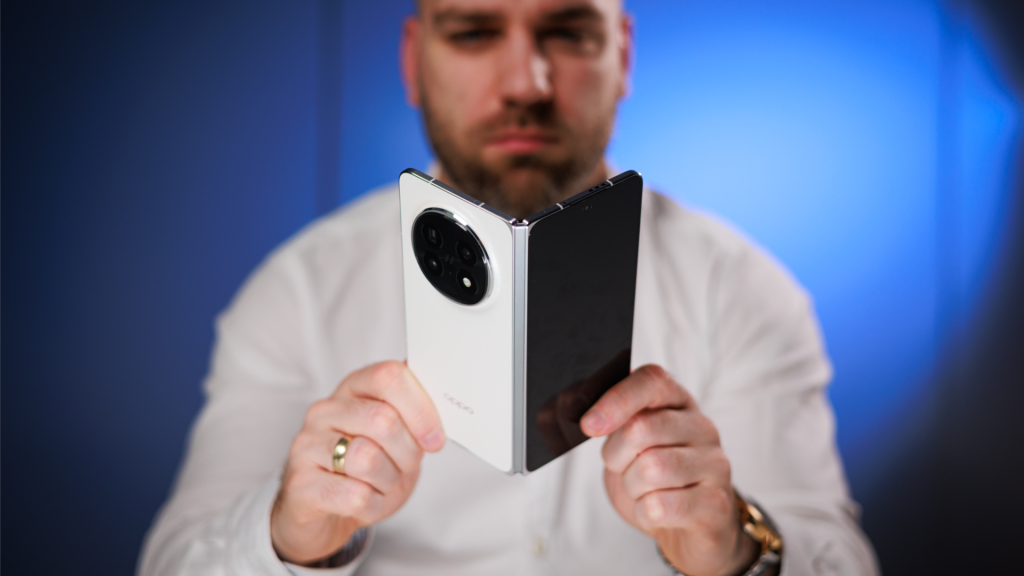 Oppo-reportedly-working-on-a-screen-foldable-with-Snapdragon-8-Gen-6-massive-battery.jpg