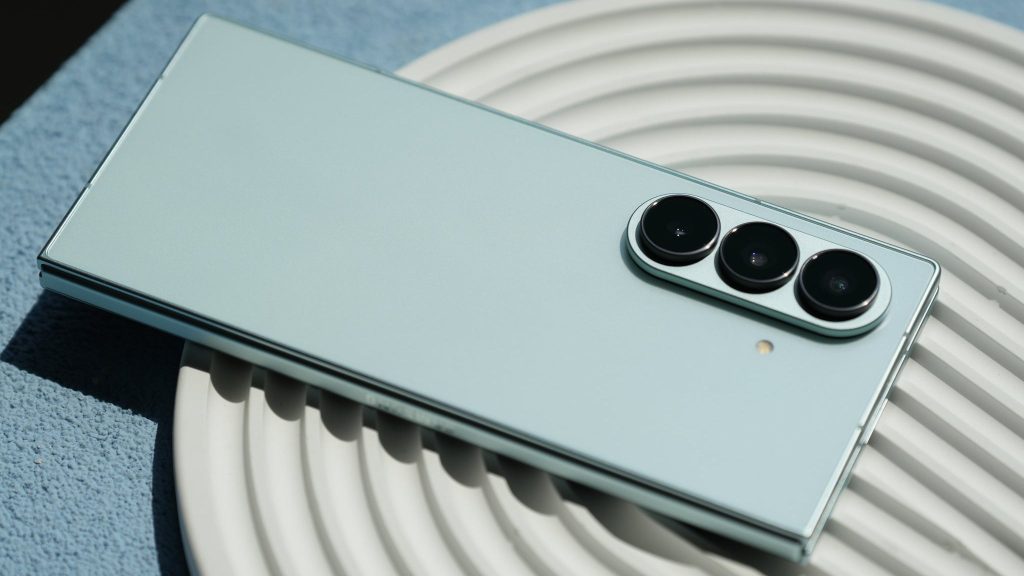 Samsung-Galaxy-Z-Fold-8-Ultra-colors-leak-including-the-online-exclusive-option.jpg