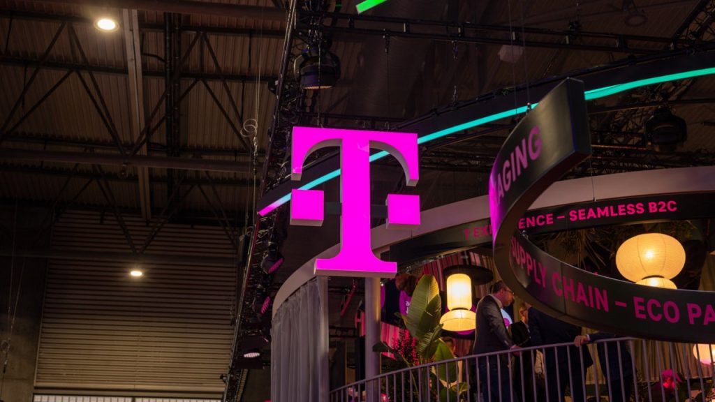 T-Mobile-loses-a-long-time-executive-but-adds-a-long-time-AT-T-vet.jpg