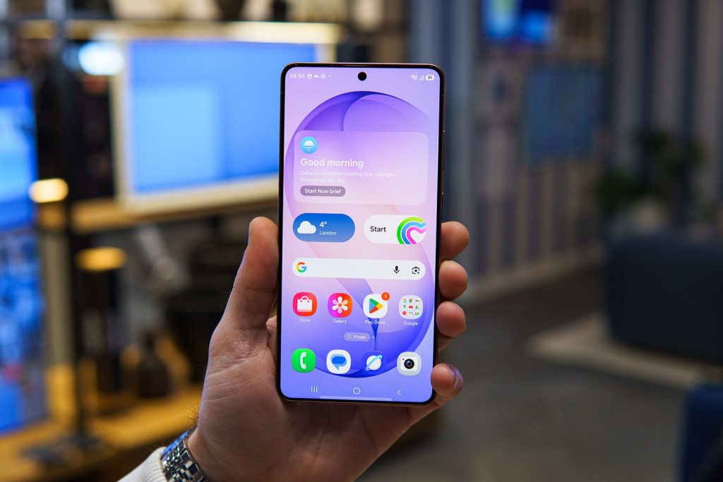 The-Galaxy-S27-Ultra-might-fail-to-beat-the-iPhone-18-Pro-Max-where-it-matters-most.jpg