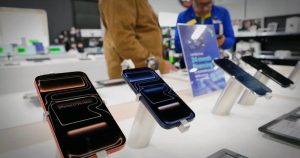 cbsn-fusion-apple-unveils-program-to-allow-consumers-to-lease-devices-thumbnail.jpg