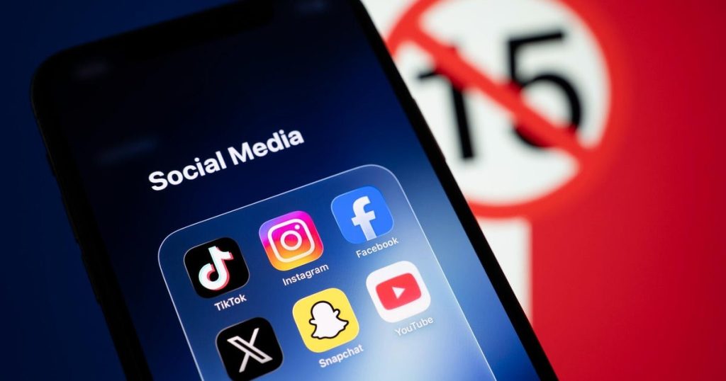 cbsn-fusion-france-passes-law-banning-some-social-media-apps-for-kids-under-15-thumbnail.jpg