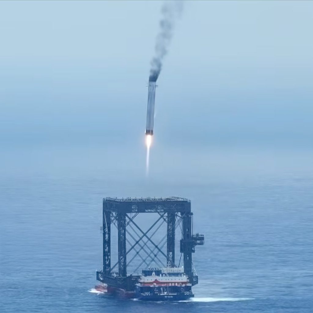 china-catches-reusable-rocket-booster-sea.jpg