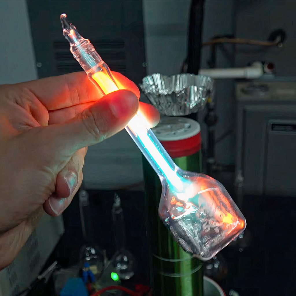 drake-anthony-styropyro-mechanical-bulb-1675.jpg