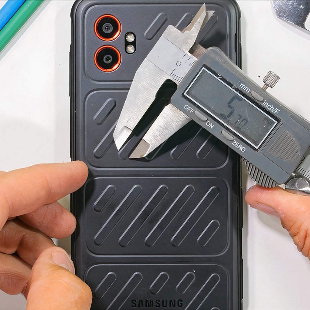 jerryrigeverything-samsung-galaxy-xcover-7-pro.jpg