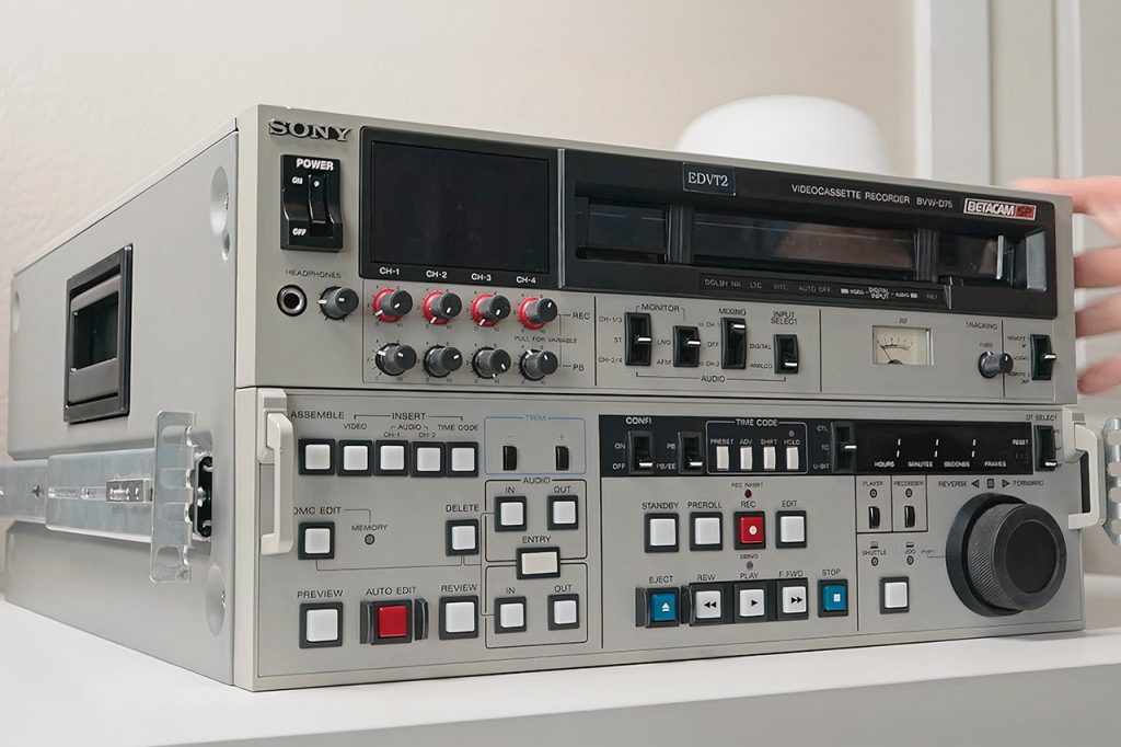 sony-1986-vtr-broadcast-recorder.jpg
