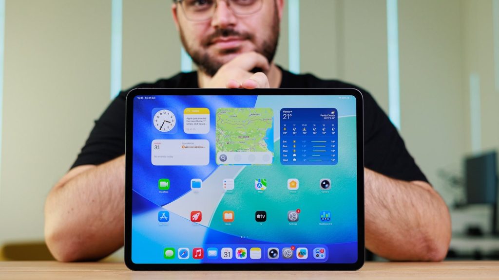 Apples-super-speedy-iPad-Pro-13-2025-can-be-yours-for-under-900-today-only-with-a-catch-or-two.jpg