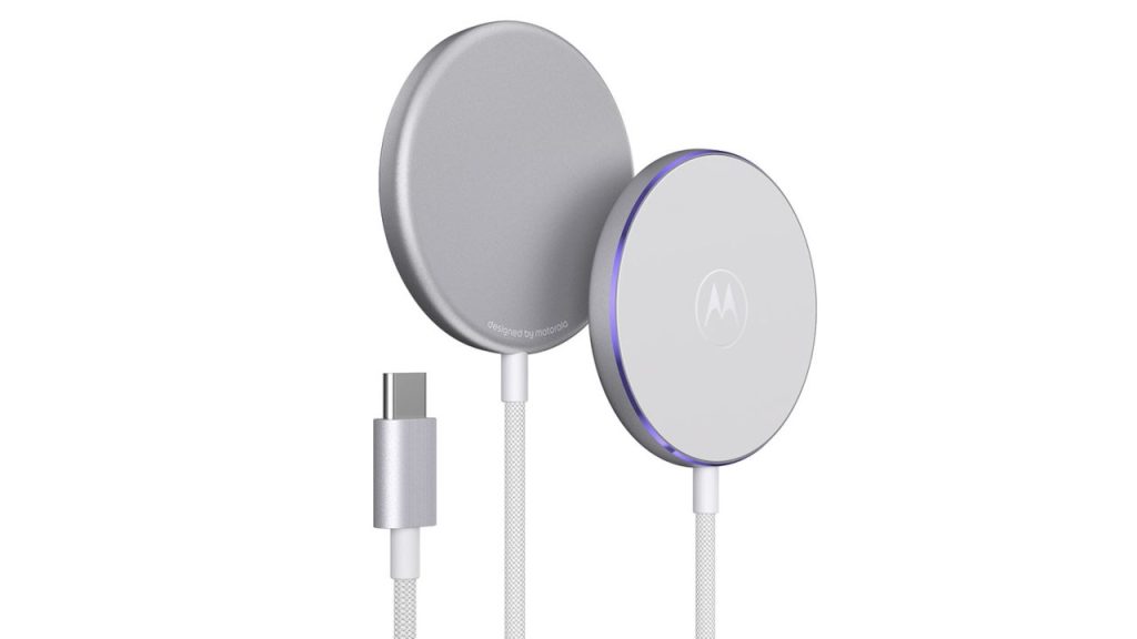 Leak-reveals-new-accessory-that-takes-Motorolas-wireless-charging-out-of-the-dark-ages.jpg