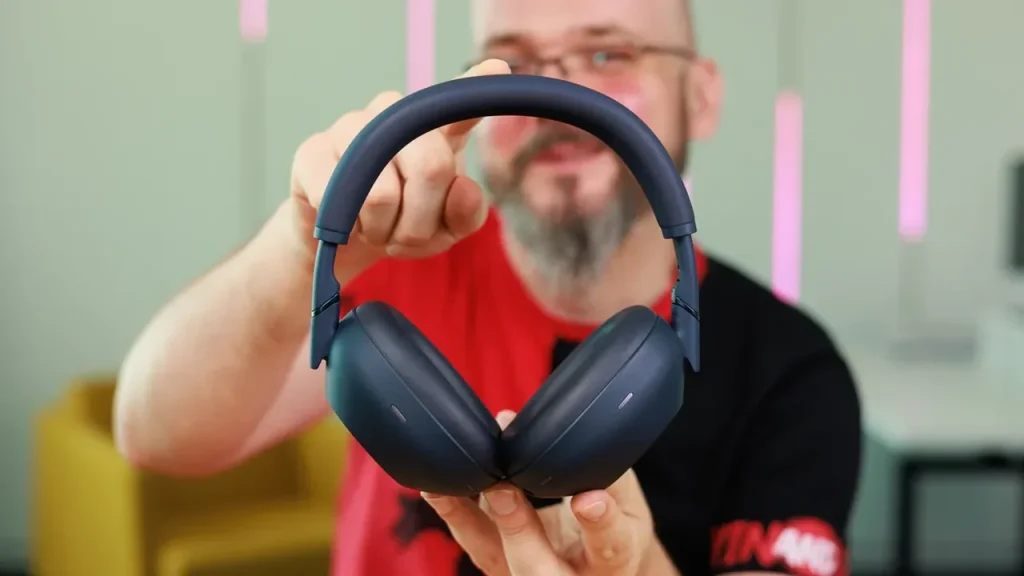 Sony-is-planning-to-relaunch-old-flagship-headphones-make-them-a-lot-cheaper.jpg