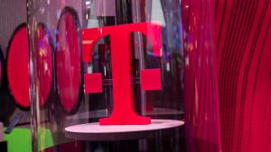 T-Mobile-continues-to-shut-more-stores-and-reduce-its-headcount.jpg