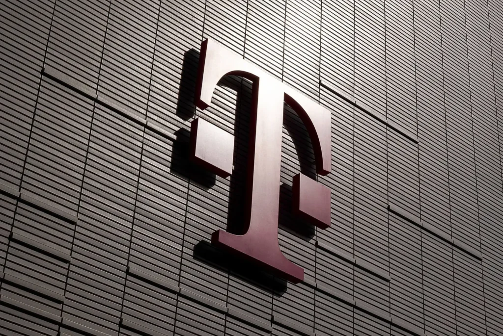 T-Mobile-unplugged-network-equipment-to-thwart-hacking-attempt.jpg