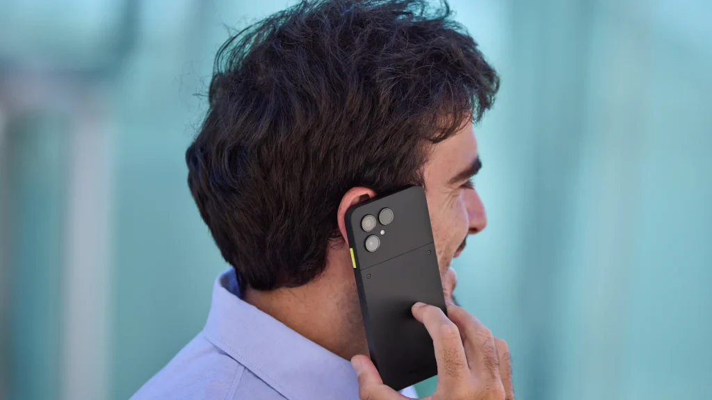 Unlocked-for-T-Mobile-The-most-secure-phone-in-the-world-debuts-at-649.jpg
