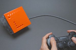 air-powered-64-pixel-screen.jpg