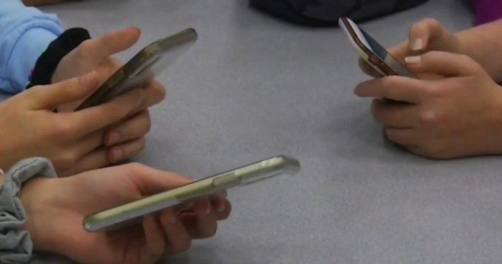 cbsn-fusion-what-metas-massive-17-billion-social-media-addiction-settlement-means-for-your-family-th.jpeg