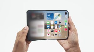 Apples-foldable-animation-is-already-running-on-the-Galaxy-Z-Fold-8-sort-of.jpg
