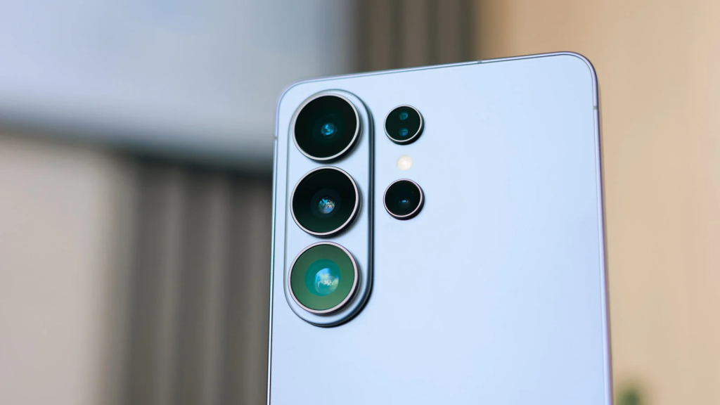 Galaxy-S27-Ultra-may-not-get-4x-zoom-after-all-but-is-that-a-good-thing.jpg