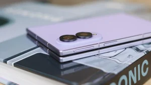 Galaxy-Z-Fold-8-destroys-the-iPhone-Duo-in-our-latest-survey.jpg