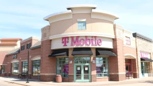 I-think-T-Mobiles-new-feature-has-AT-T-and-Verizon-users-salivating.jpg