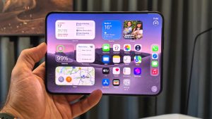 I-tried-Apples-iPhone-Duo-Samsung-should-be-worried.jpg