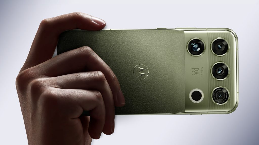 Motorolas-most-advanced-phone-the-Signature-27-is-now-official.jpg