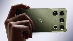 Motorolas-most-advanced-phone-the-Signature-27-is-now-official.jpg