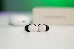 Pixel-Buds-companion-app-update-adds-several-great-voice-control-features.jpg