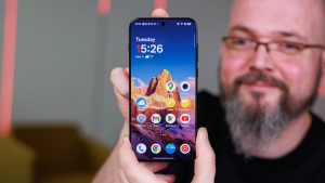 Samsung-and-Apple-dodged-a-bullet-with-this-phone.jpg