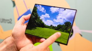 The-iPhone-Duo-made-me-love-the-Galaxy-Z-Fold-8-even-more.jpg