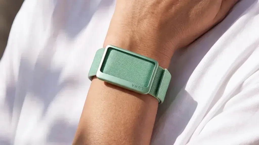 This-Fitbit-Air-competitor-just-started-shipping-and-Im-getting-one.jpg