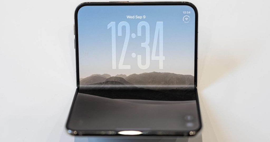 cbsn-fusion-apple-unfolds-a-new-era-with-a-new-foldable-iphone-thumbnail.jpg