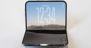 cbsn-fusion-apple-unfolds-a-new-era-with-a-new-foldable-iphone-thumbnail.jpg