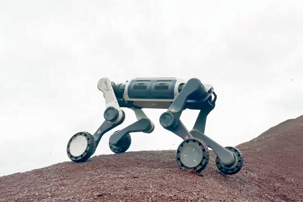 deep-robotics-lynx-m20-robot-red-desert.jpg