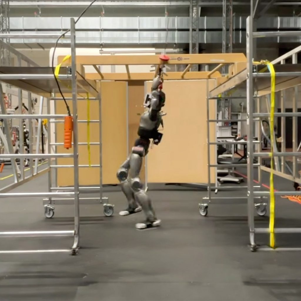 eth-zurich-pm-01-humanoid-robot-monkey-bars-hang.jpg
