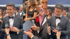 iPhone-Duo-appears-at-the-Emmy-Awards-Hollywood-stars-beg-new-Apple-CEO-for-one.jpg