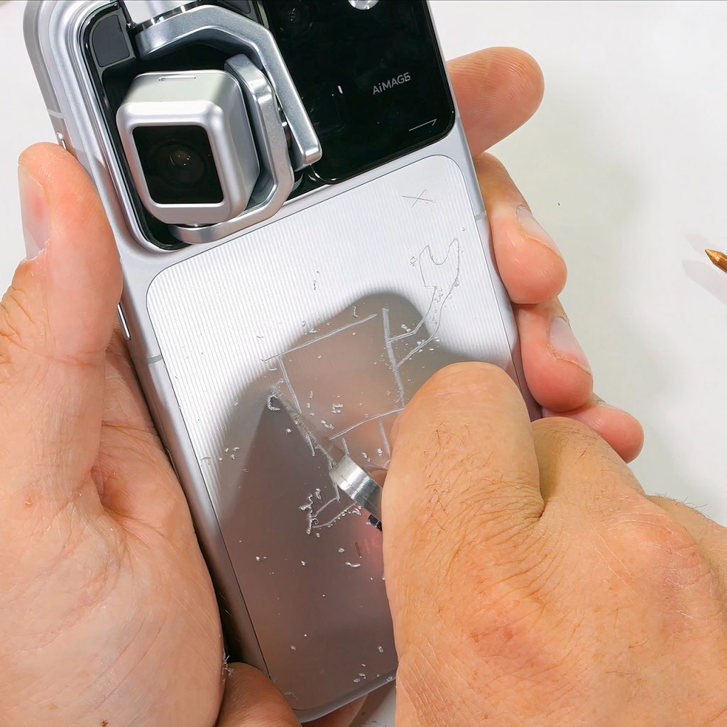 jerryrigeverything-honor-robot-phone-durability-test-teardown.jpg
