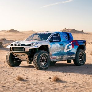 toyota-dkr-gr-fc-hilux-hydrogen-truck.jpg