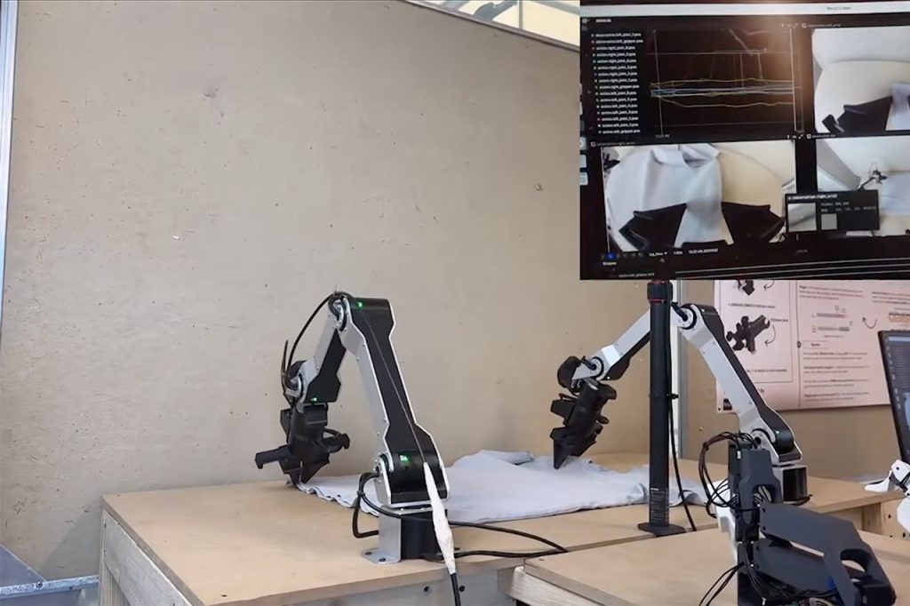 waterloo-engineering-laundry-folding-robot.jpg