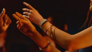 Fitbit-Air-gets-smarter-at-tracking-your-workouts-plus-stylish-new-bands-to-show-it-off.jpg