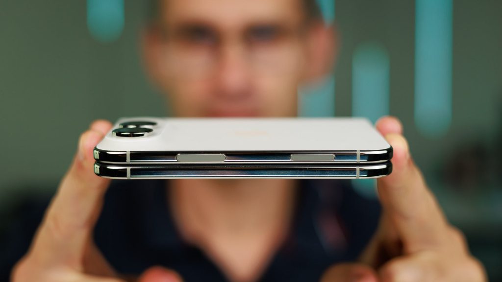 Foxconn-employee-reveals-iPhone-Duos-cracking-problem-stems-from-Apple-rushing-it-to-market.jpg