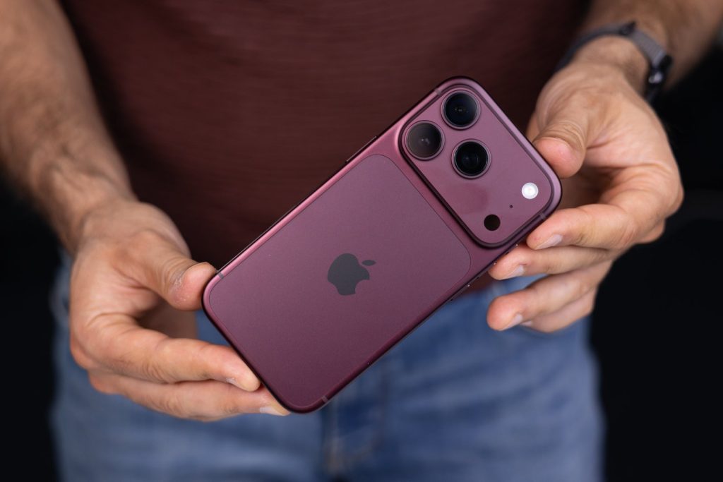 I-used-the-iPhone-18-Pro-every-day-here-are-the-real-battery-life-numbers.jpg