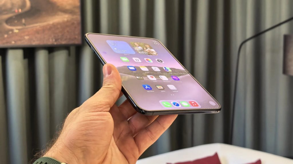 Literally-any-phone-over-400-can-do-what-the-iPhone-Duo-can.jpg