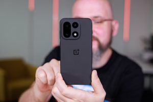 Some-OnePlus-15-owners-can-finally-switch-their-whole-operating-system.jpg