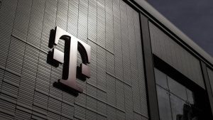 T-Mobile-is-pulling-out-all-the-stops-to-retain-its-most-valued-customers.jpg