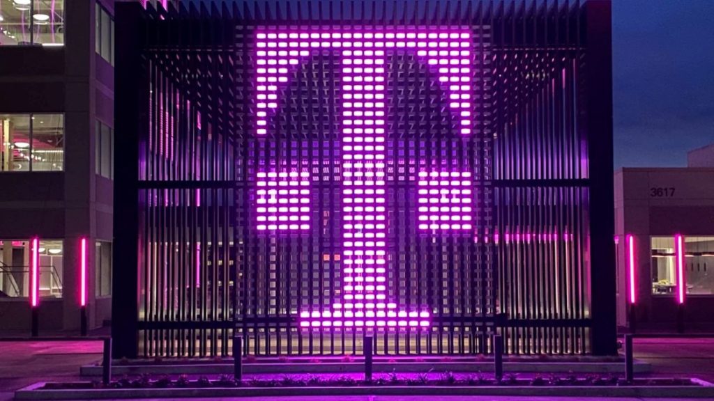 T-Mobiles-parent-company-might-be-forced-to-do-something-it-desperately-tried-to-avoid.jpg