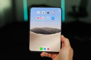 The-alleged-iPhone-Duo-hinge-supplier-says-itll-sue-anyone-blaming-it-for-Crackgate.jpg