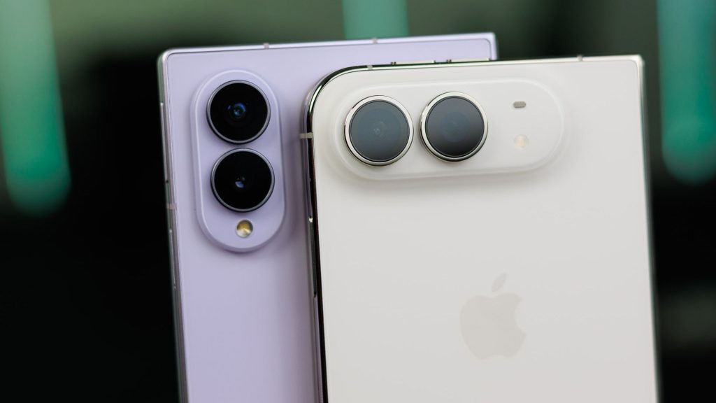 The-iPhone-Duos-tendency-to-break-is-keeping-us-loyal-to-the-Galaxy-Z-Fold-8.jpg