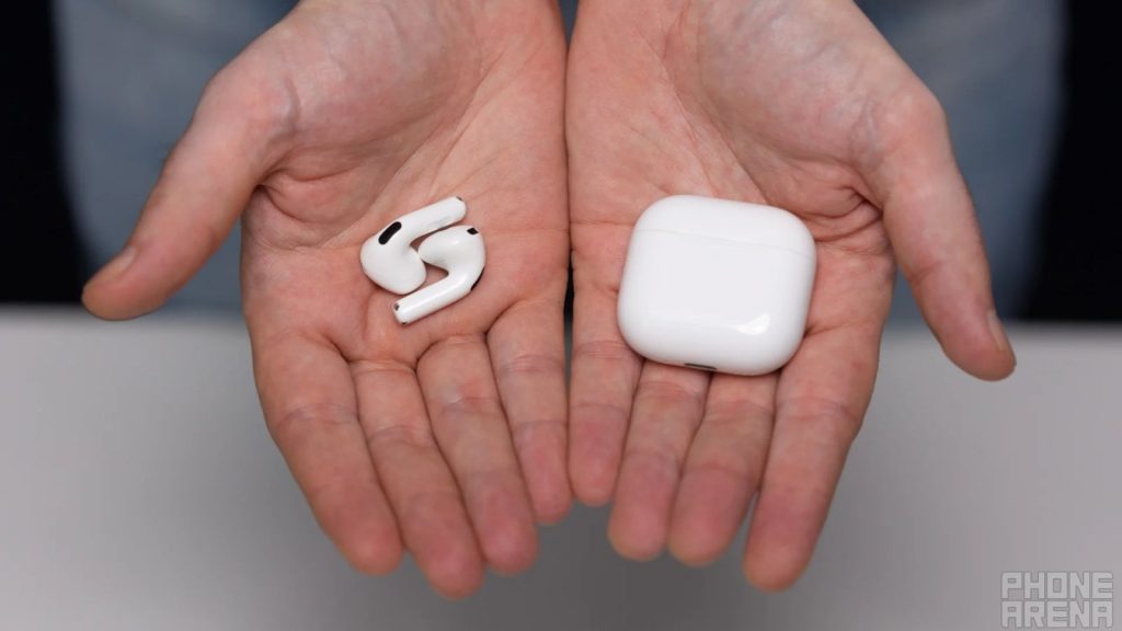 This-might-be-your-best-chance-to-save-big-on-Apples-noise-cancelling-AirPods-4-this-holiday-season.jpeg