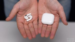 This-might-be-your-best-chance-to-save-big-on-Apples-noise-cancelling-AirPods-4-this-holiday-season.jpeg