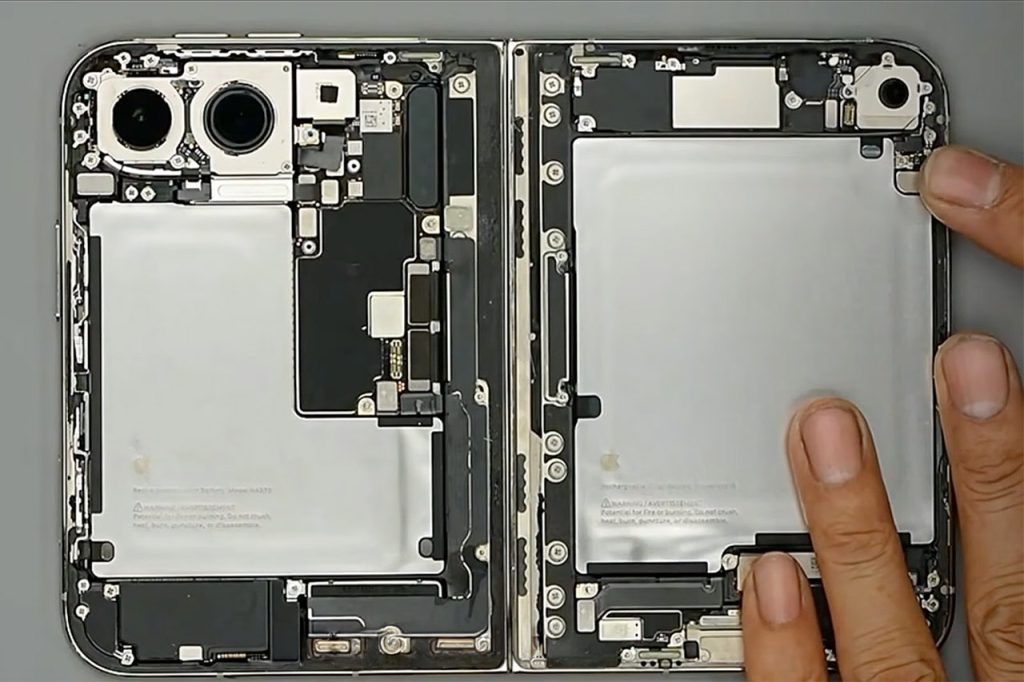 apple-iphone-duo-teardown.jpg
