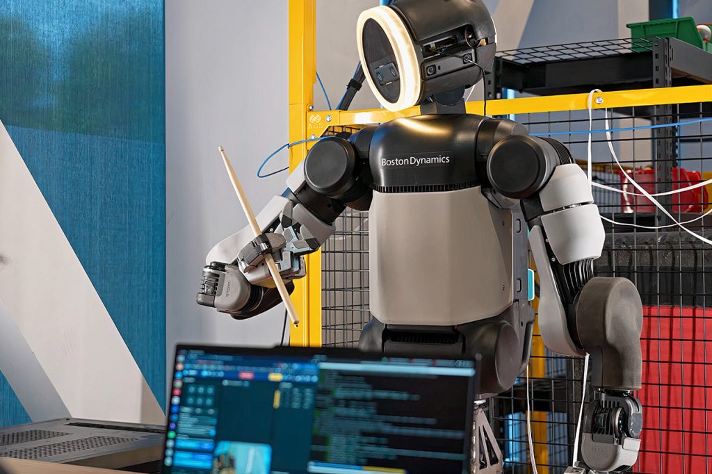 boston-dynamics-new-hands-atlas-humanoid-robot.jpg